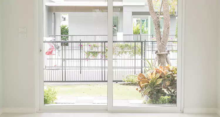 Balcony Screen Door Repair in Deltona, FL