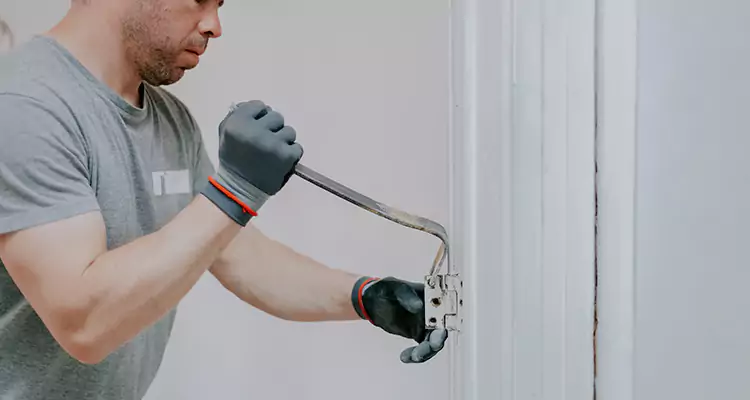 Cracked Door Jamb Repair in Deltona, FL